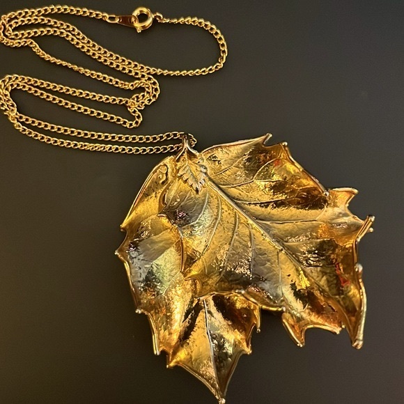 Gold-dipped double-leaf pendant - Picture 11 of 11